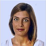 Azafata de vuelo con mucha experiencia en idiomas